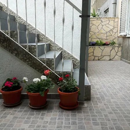 Stipe Apartment *