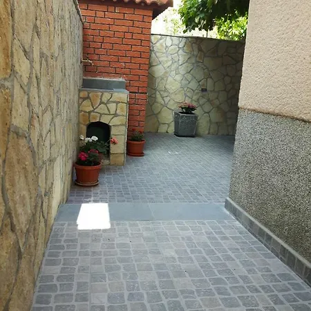 Apartment Stipe *